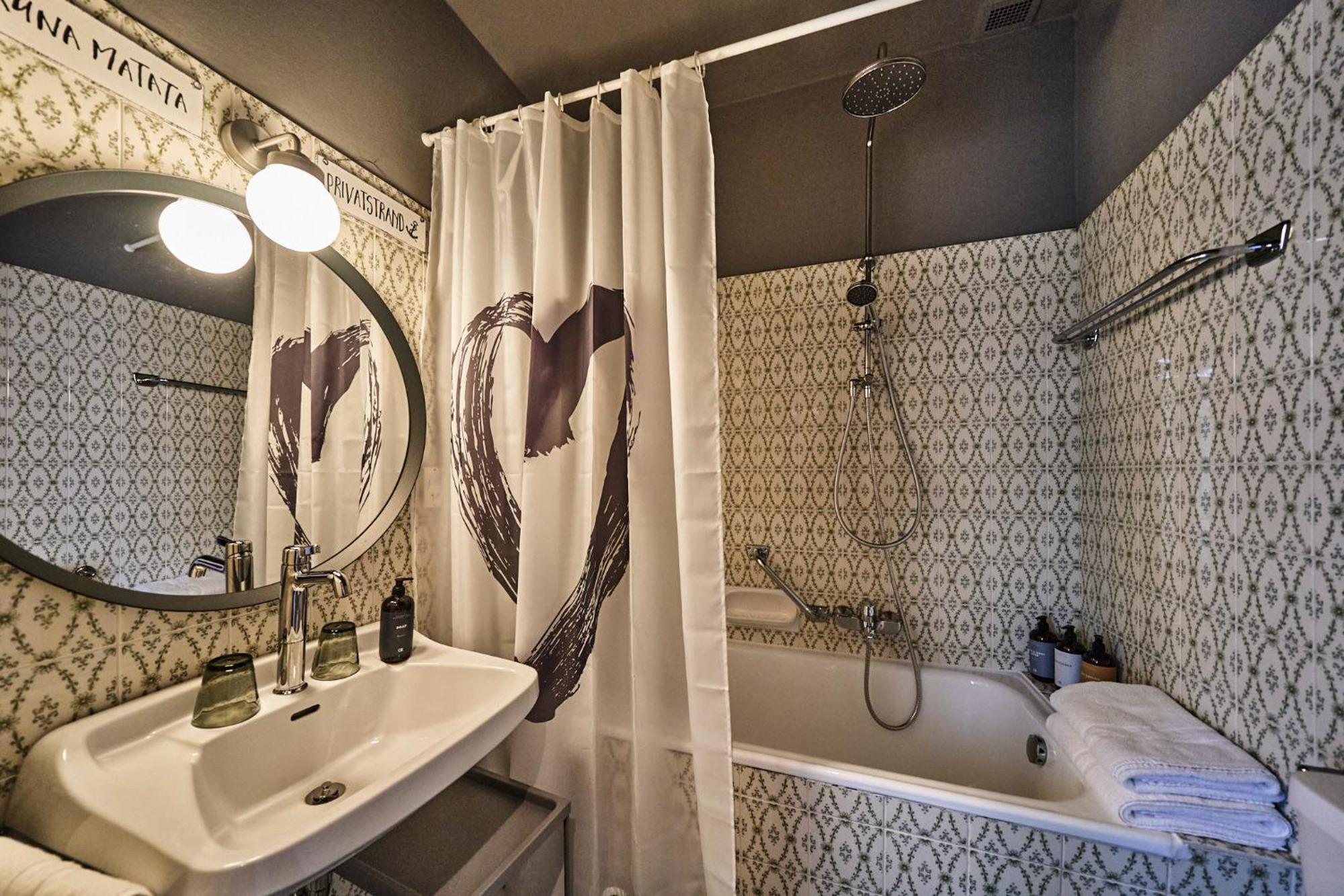 B&B Berglift Direkt An Der Talstation باد هوفغاستين الغرفة الصورة